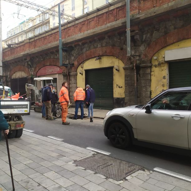 Resteranno chiuse fino a fine mese via Balbi e via Buranello, a rischio crollo