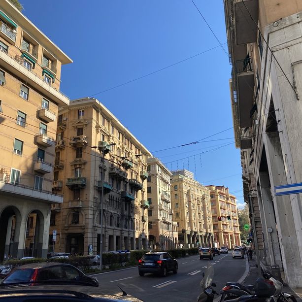 Commercio, dopo il bonus caruggi ecco il piano per il rilancio di Sampierdarena: contributi fino a 12mila euro alle nuove attività
