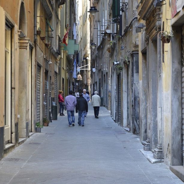 Commerciante della Maddalena si sfoga contro la polizia locale su Facebook e lo accusano di oltraggio a pubblico ufficiale