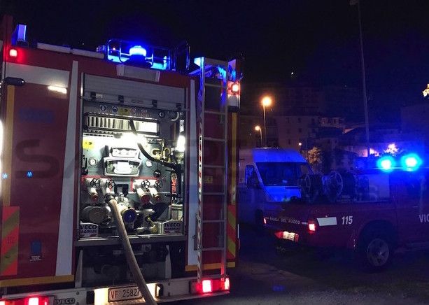 A fuoco una villetta a Lumarzo, due anziani disabili e la badante in ospedale