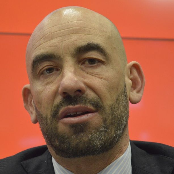 Matteo Bassetti lancia una frecciata al virologo Galli: &quot;Forse qualche mio collega lavora più per sè...&quot;