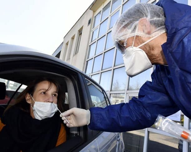Coronavirus, tampone obbligatorio a tutte le persone provenienti o di rientro da Spagna, Grecia, Malta e Croazia
