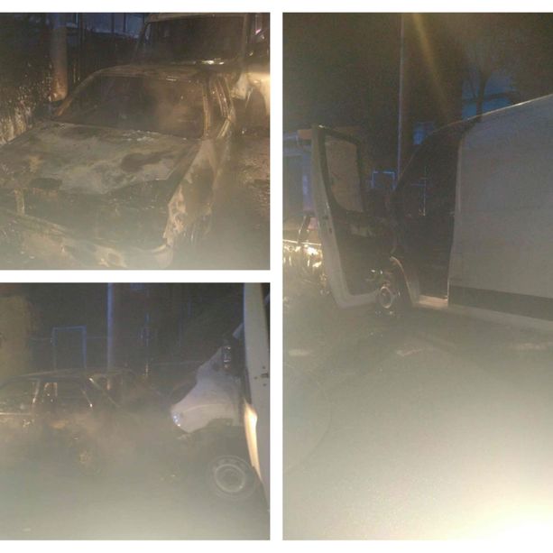 In fiamme tre auto nella notte a Fontanegli, incendio spento dai vigili del fuoco