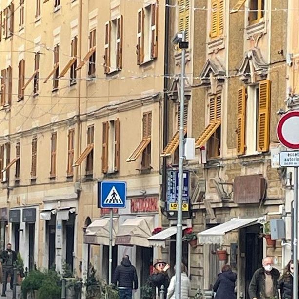 Nervi, telecamere spente in attesa dell'autorizzazione del Ministero, prove di dialogo tra Comune e commercianti