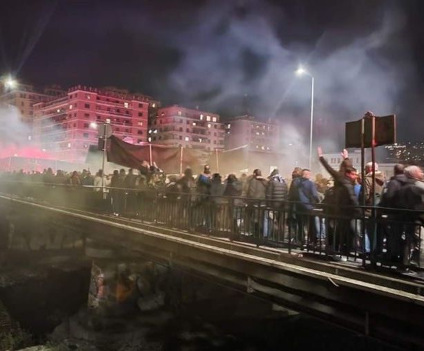 Tifosi della Samp in corteo, la protesta partita dalla gradinata sud, disagi per il traffico
