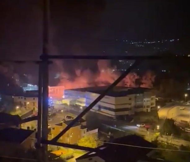 Incendio alla Marr, aperta un'inchiesta, tra le piste anarchici o 'Ndrangheta