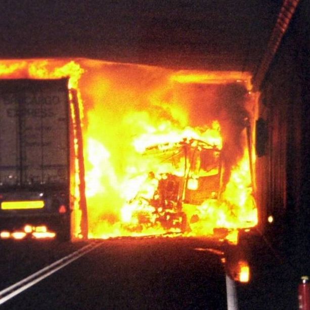 Vent’anni fa il tragico incidente del tunnel del San Gottardo: 11 morti