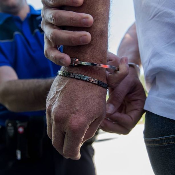 Sei italiani arrestati, 2 in Ticino, su mandato del Tribunale di Firenze e della Procura di Milano