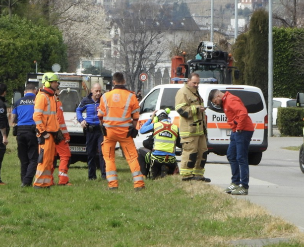 Precipita un elicottero sopra Gordola, nel Locarnese: morto il pilota