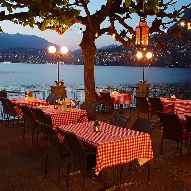 Canton Ticino, una cena al grotto, raggiunto in battello
