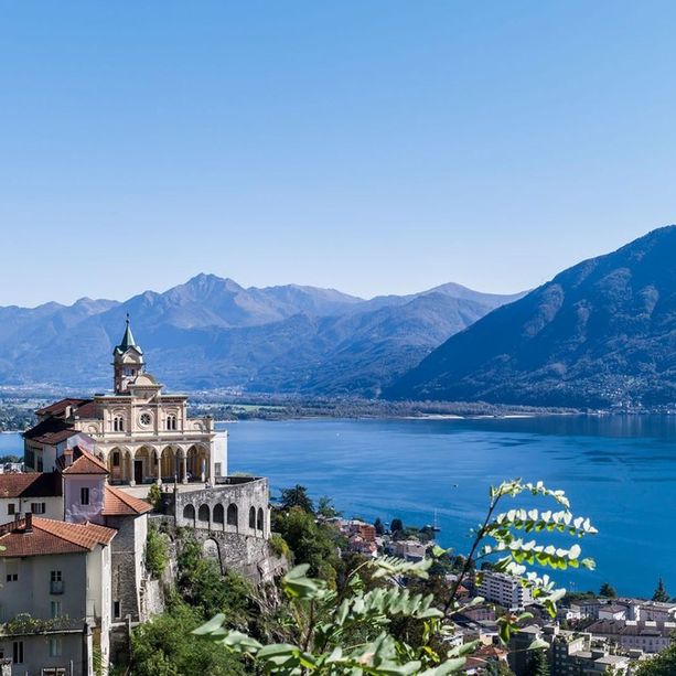L'ascensore pubblico sulla passerella pedonale che collega via San Jorio alla zona della Morettina di Locarno: un’infinita storia di disagi