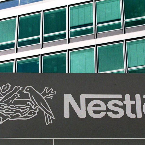 La multinazionale Nestlè continua ad operare in Russia: polemiche