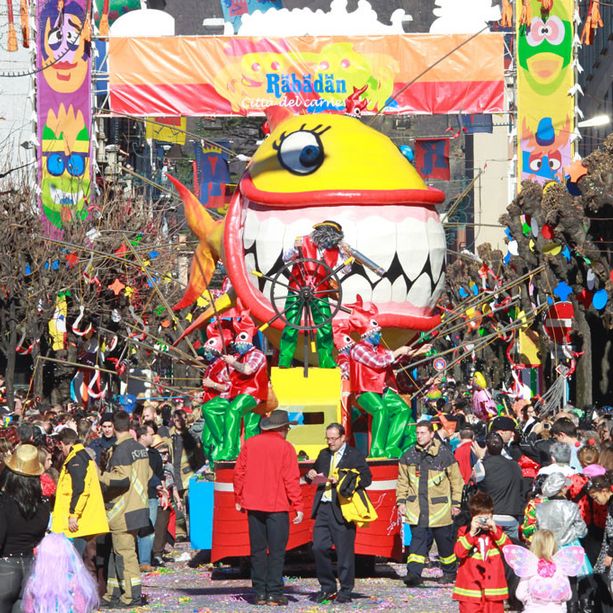 Omicrom cancella tutti i Carnevali del Ticino