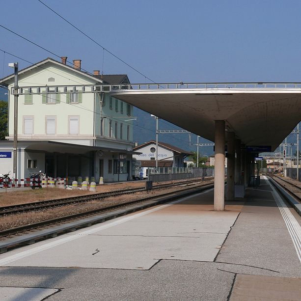 Canton Ticino, locomotore urta vagoni: ferito anche un operaio italiano