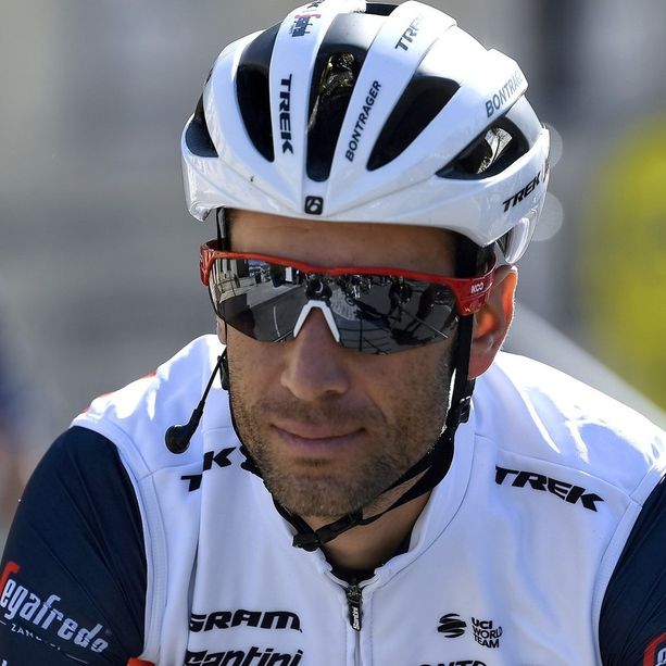 Polso fratturato per Vincenzo Nibali: probabile addio al giro d'Italia. Giovedì operato a Lugano