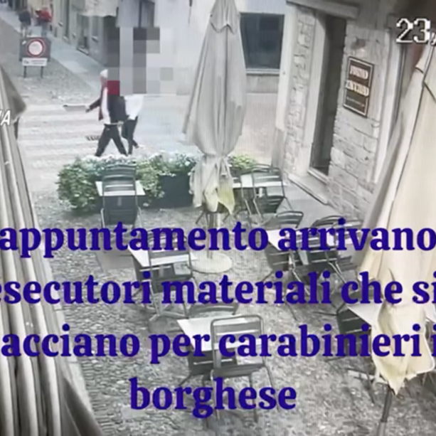 Truffano una 78enne facendole credere che il figlio aveva investito un bambino e si fanno consegnare oltre 1 kg in oro VIDEO