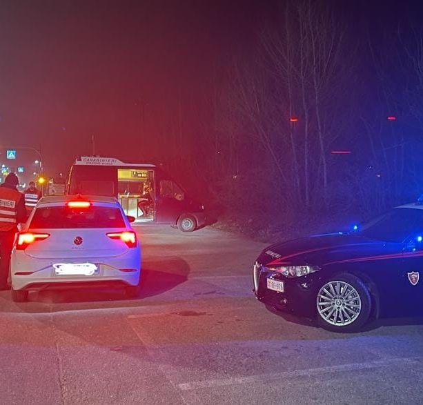 Stresa, 40enne svizzero denunciato, aveva un coltello a scatto di 19 centimetri