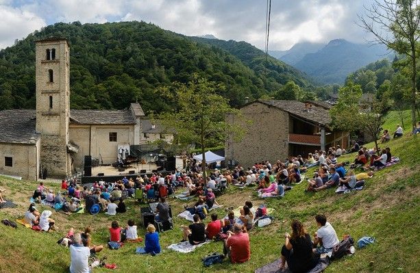La voce di Tosca per il gran finale del Roumiage a Coumboscuro [VIDEO]