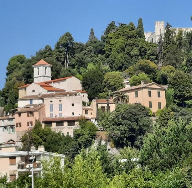 Villeneuve Loubet celebra i &quot;santoun&quot;, ecco il presepe provenzale e la festa