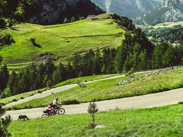 Ai confini della realtà: parte dalla Costa Azzurra il campionato di ciclismo di ultra-distanza (Video e foto)