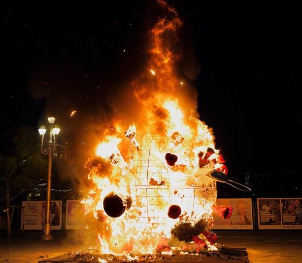 Carnavalovirus è bruciato, ora ritorni il “vero” Carnevale! (Video e Foto)