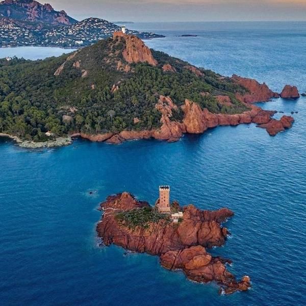 Costa Azzurra, il treno del turismo corre: nel 2023 il tasso di occupazione alberghiera è al 64%