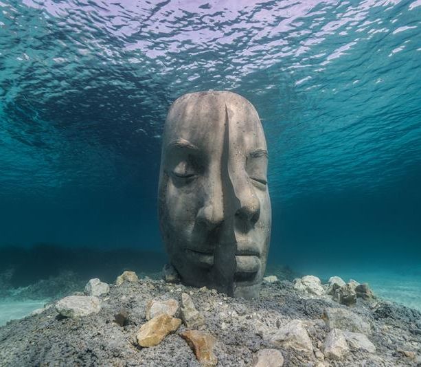 Sei sculture sott’acqua, nasce a Cannes un eco museo sommerso (Video e Foto)