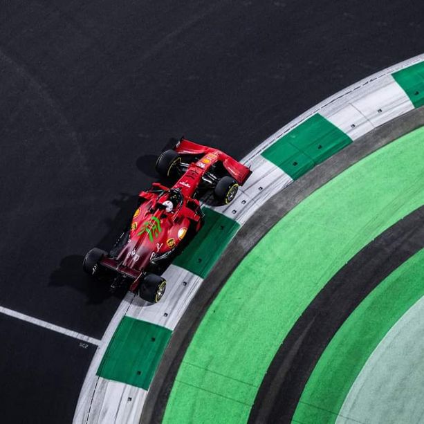 F1. Fantastico Leclerc in Arabia Saudita, è quarto. Hamilton in pole, terzo Verstappen