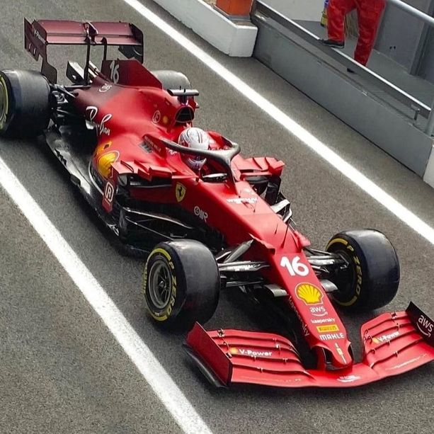 F1. Spettacolo e colpi di scena a Monza. Patatrac Verstappen-Hamilton, doppietta McLaren, Leclerc quarto