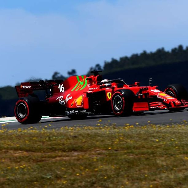 F1. A Portimao sfuma la centesima pole di Hamilton. Leclerc ottavo, quinto Sainz con l'altra Ferrari