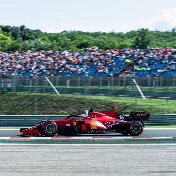 F1. Che peccato per Leclerc, ma in Ungheria è gran spettacolo. Vince Ocon su Alpine davanti a Vettel e Hamilton