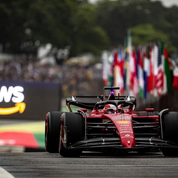 F1. Russell su Mercedes vince la Sprint in Brasile davanti a Sainz e Hamilton. Sesto Leclerc