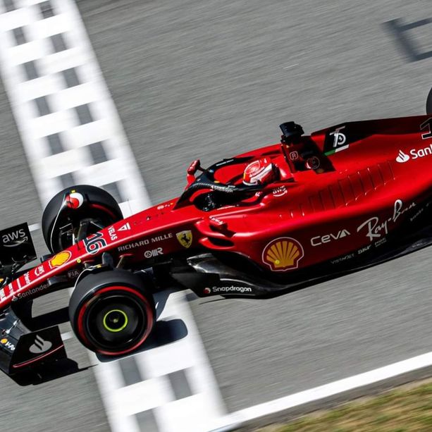 F1. In Spagna super pole position di Leclerc davanti a Verstappen: ma la Ferrari dovrà sciogliere il nodo dell'usura gomme