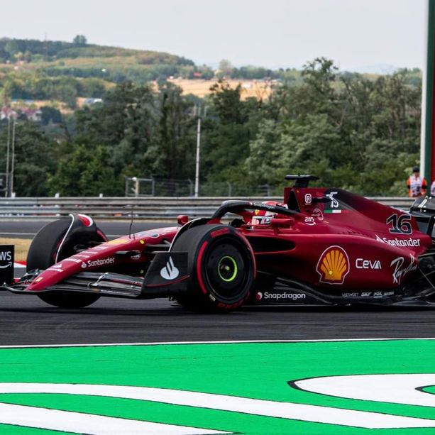 F1. Pole a sorpresa per la Mercedes di Russell in Ungheria, solo terzo Leclerc dietro a Sainz