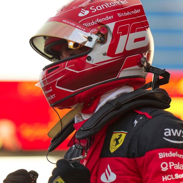 F1. Sì, la Ferrari e Leclerc possono sorridere. A Baku il monegasco è terzo, primo podio dell'anno