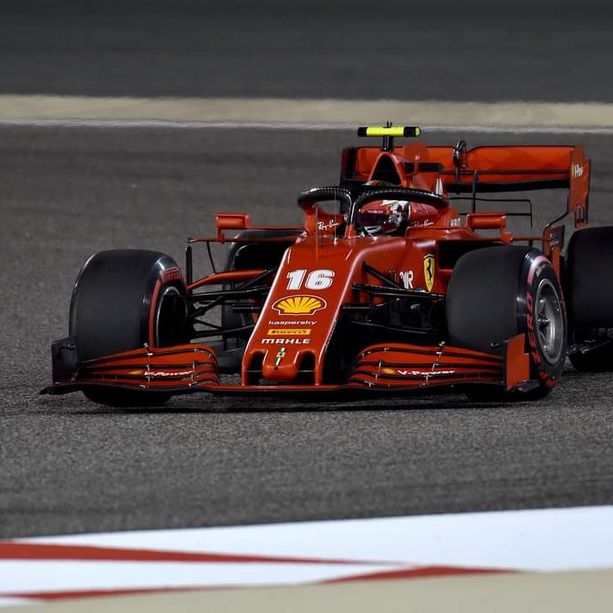 F1. In Bahrain il dramma di Grosjean è a lieto fine e condiziona tutta la gara. Leclerc decimo, vince Hamilton