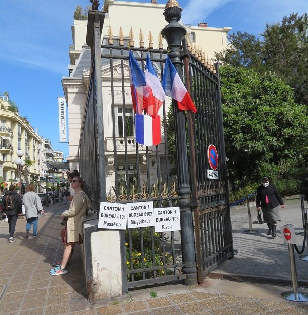Fra due settimane la Francia sceglierà tra Emmanuel Macron e Marine Le Pen