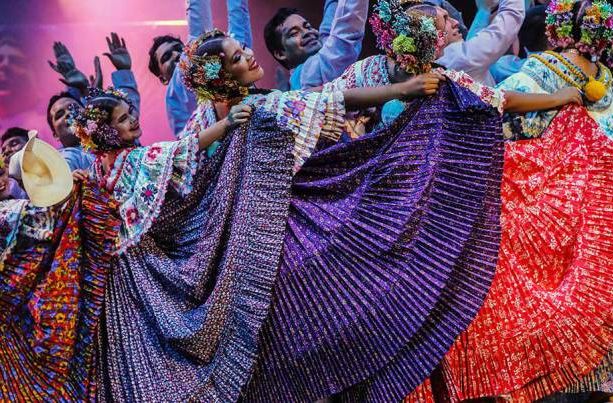 Nizza, la “Nuit du Folklore”, imperdibile appuntamento al Théâtre de verdure