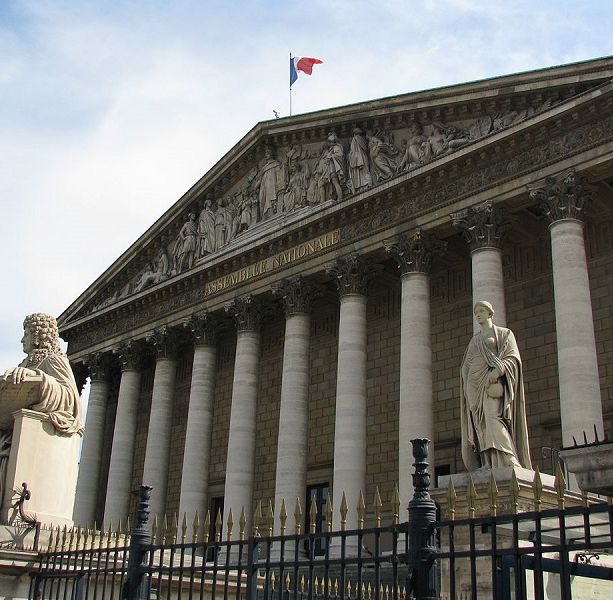 La Francia ha scelto: l’estrema destra non passa!