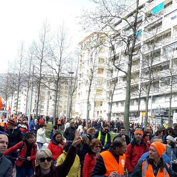 Francia : &quot;Le jour de gloire est arrivé&quot;. Cosa sta succedendo?