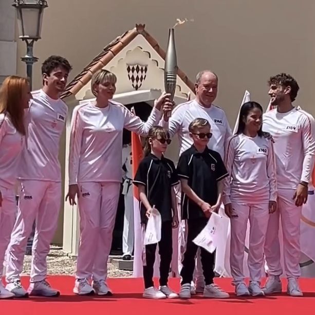 Da Charles Leclerc ai Principi Alberto e Charléne: la Fiamma Olimpica ha attraversato il Principato (FOTOGALLERY)