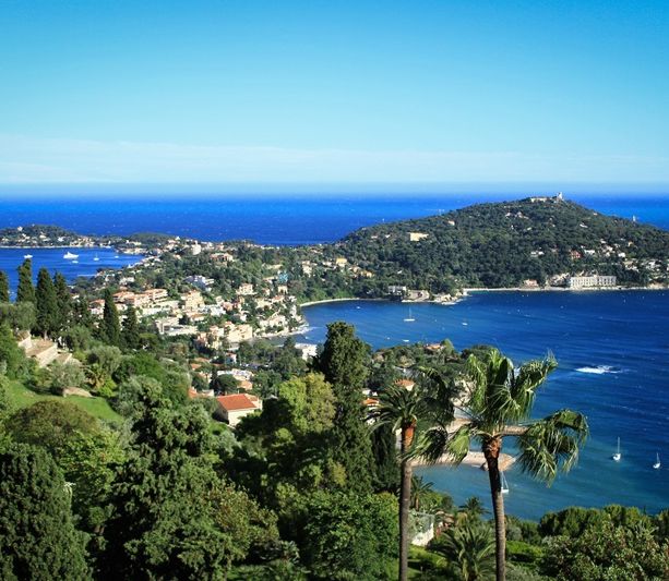 Nel cuore di Saint-Jean-Cap-Ferrat la mostra degli artisti Diane Detalle e Billy Zane