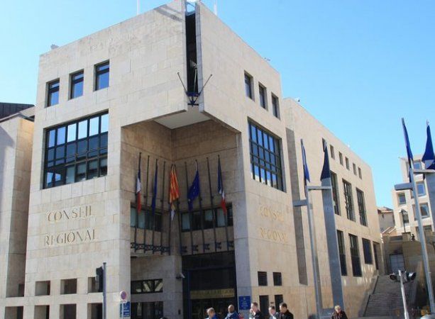 Ad un mese dalle elezioni regionali i sondaggi sono concordi: si complica la situazione in Provence-Alpes-Côte d'Azur