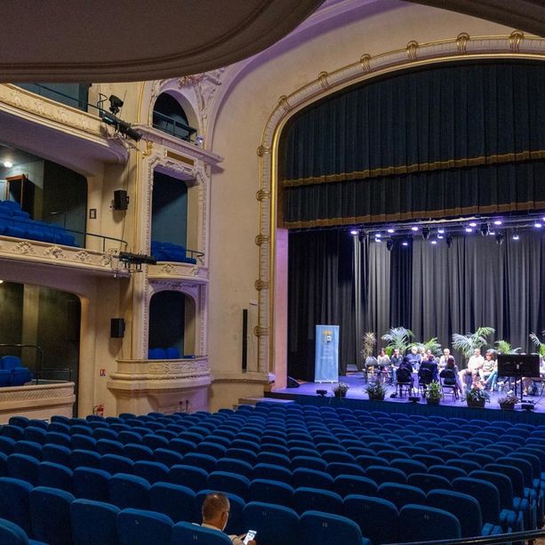 Mentone, inaugurata la stagione culturale 2024 del Teatro Francis-Palmero