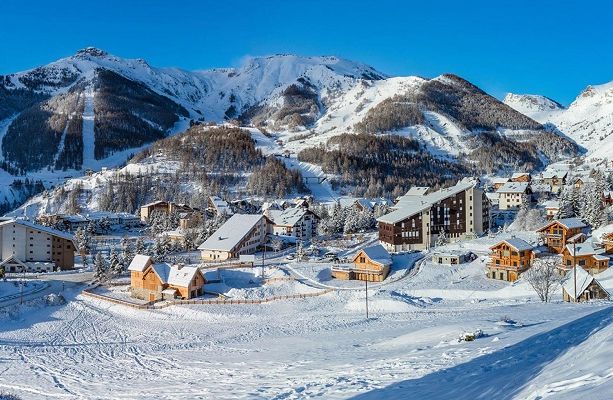 Stazioni sciistiche delle Alpi Marittime, quanto costa il giornaliero, quando aprono e cosa offrono