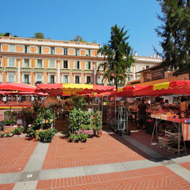 Per Natale i quartieri del Principato di Monaco si vestono a festa con intrattenimenti ogni giorno