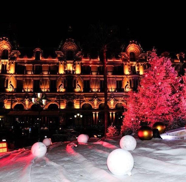 Natale in arrivo a Monaco: iniziata l'installazione delle luminarie per le feste