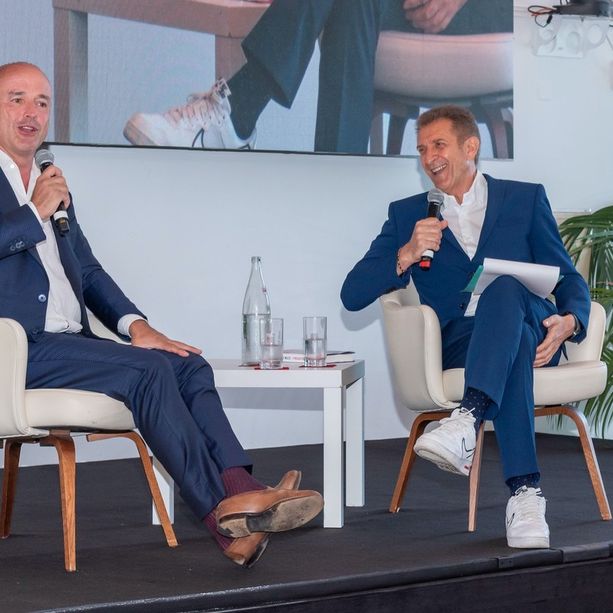 Nuzzi e Greggio tengono banco a Monaco, la serata diventa un evento