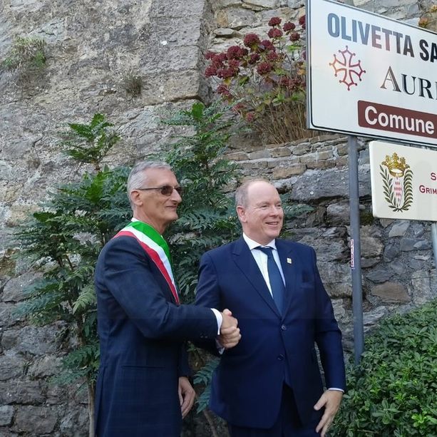 Olivetta San Michele: visita del Principe di Monaco Alberto II, scoperta una targa in Comune (Foto)