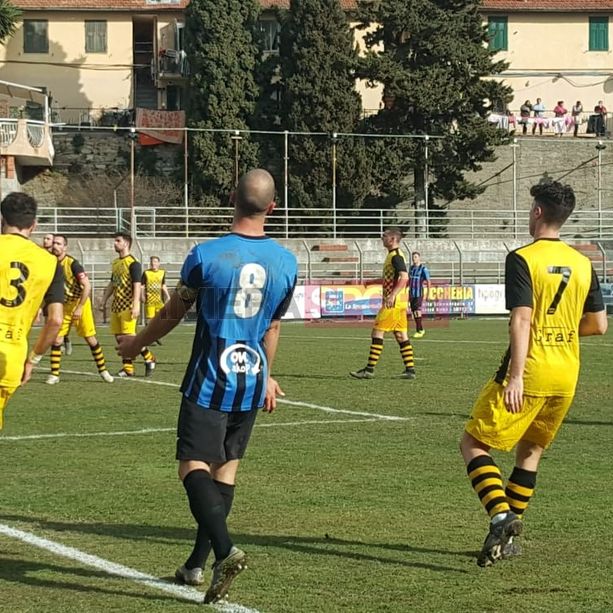 Calcio, Eccellenza. Imperia-Alassio FC 2-0: riviviamo il match negli scatti di Christian Flammia (FOTO)